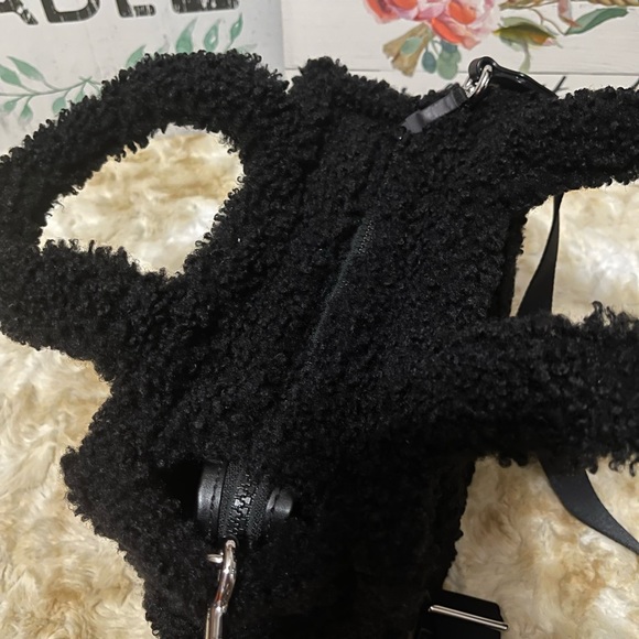 ❌❌SOLD❌❌MARC JACOBS TEDDY BAG - Picture 7 of 9